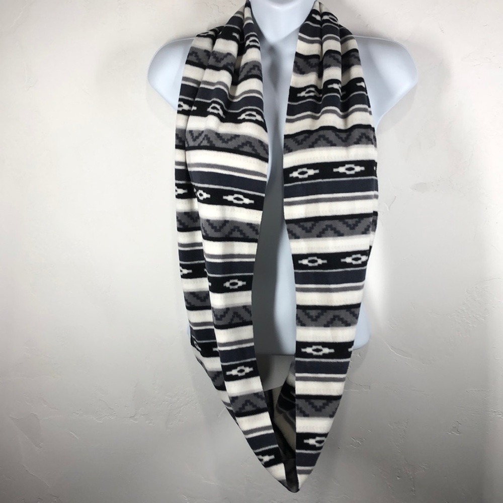 Old Navy fleece blue and gray infinity scarf - Picture 1 of 6